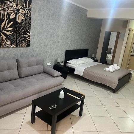 Avr Airport Deluxe Suites 4 Markópoulon エクステリア 写真