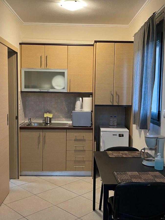 Avr Airport Deluxe Suites 4 Markópoulon エクステリア 写真