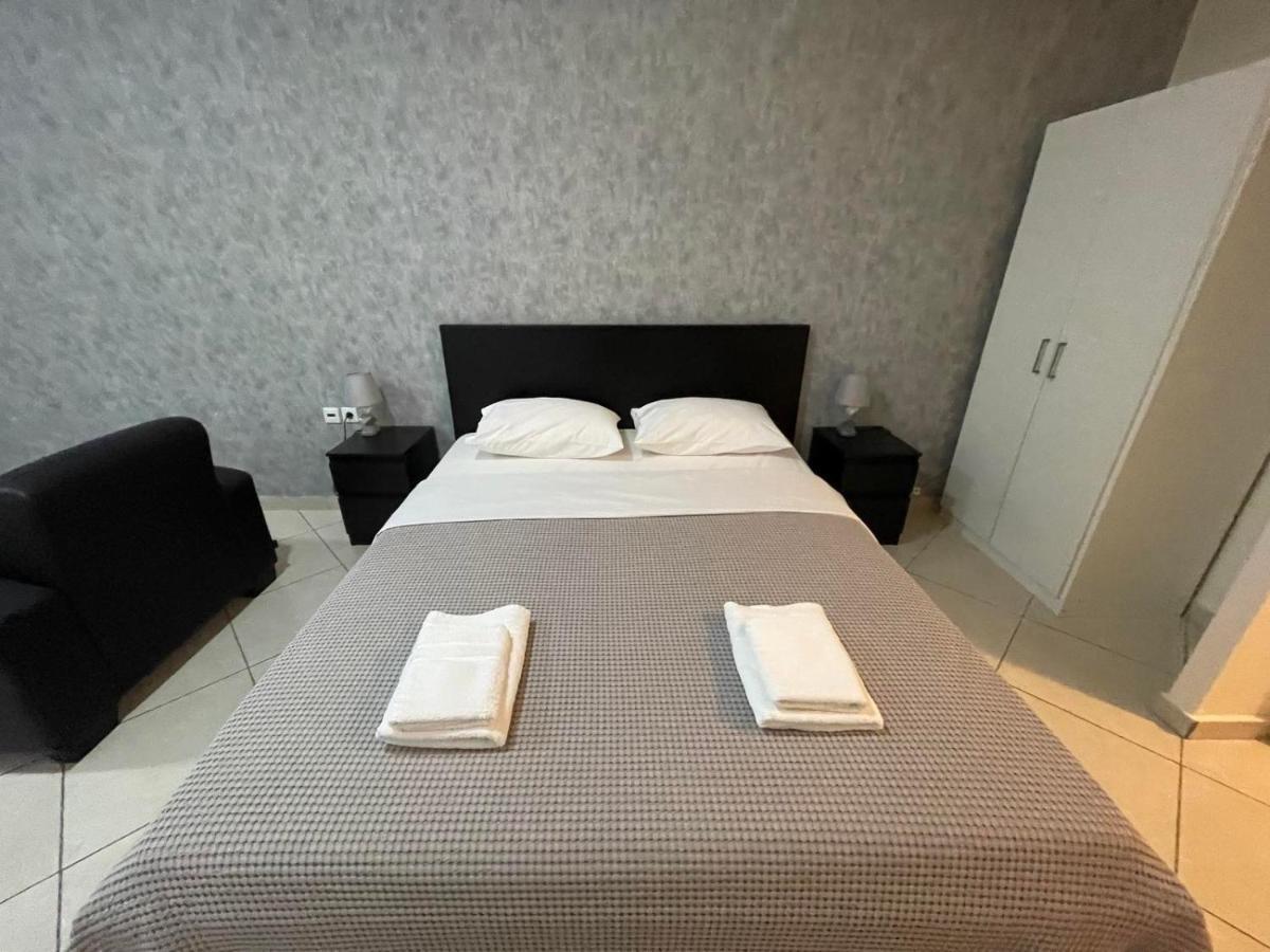 Avr Airport Deluxe Suites 4 Markópoulon エクステリア 写真