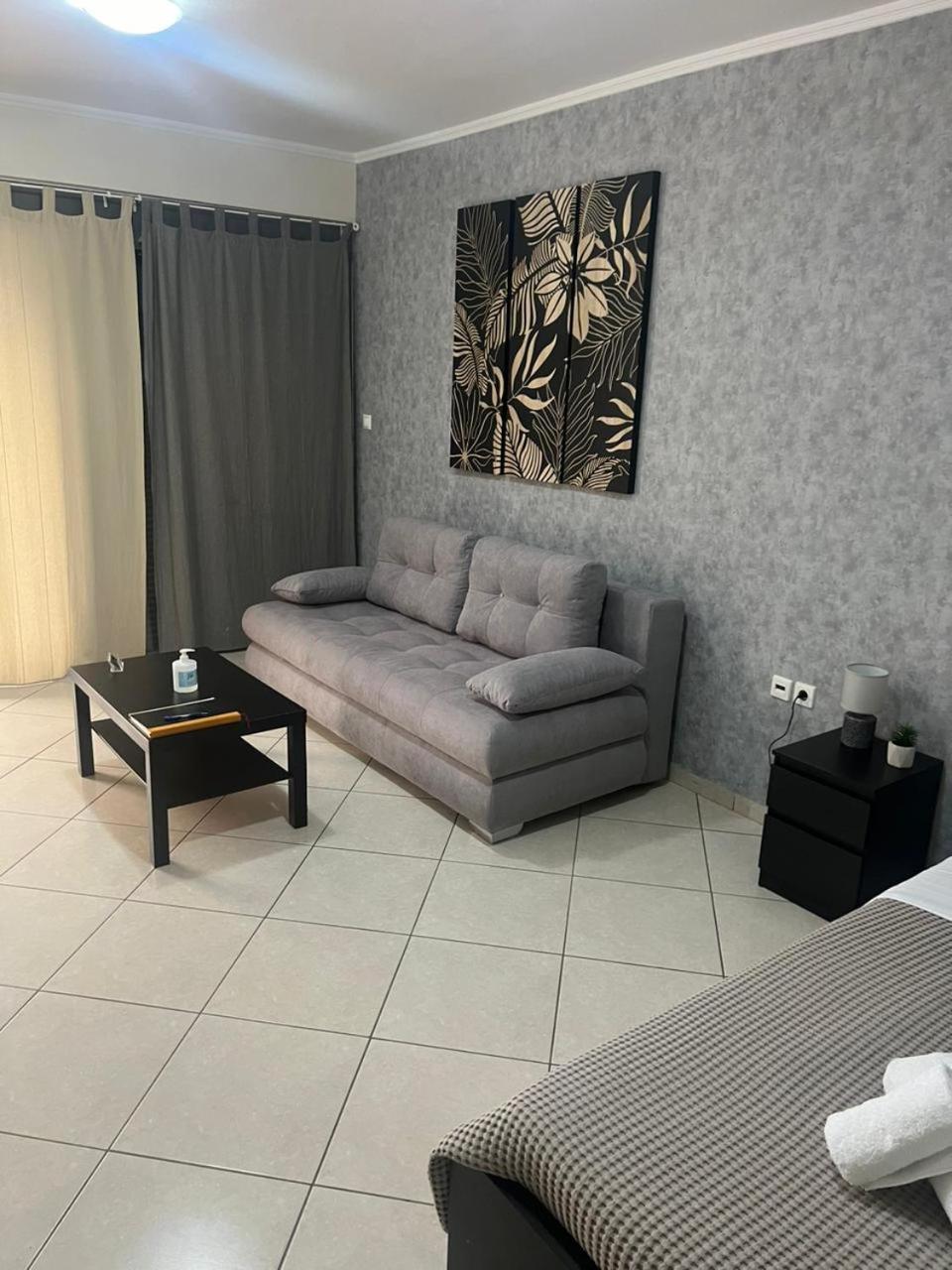 Avr Airport Deluxe Suites 4 Markópoulon エクステリア 写真