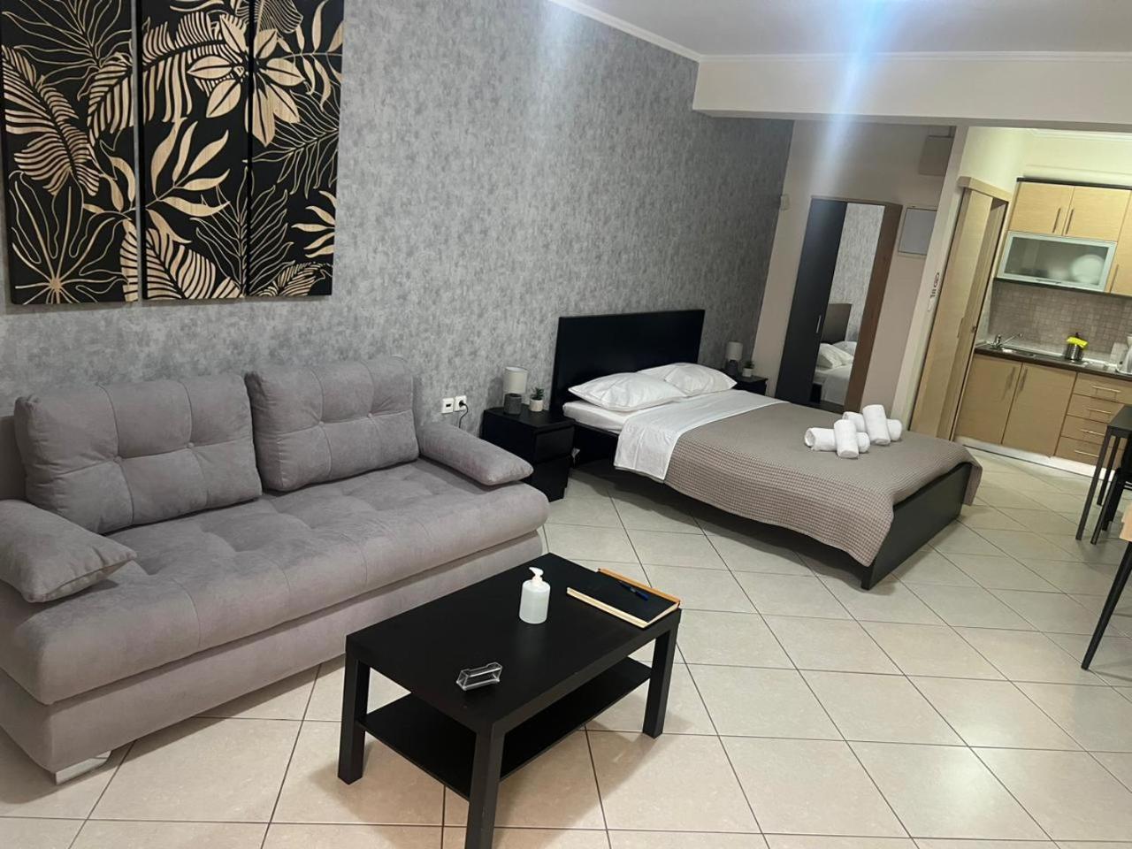 Avr Airport Deluxe Suites 4 Markópoulon エクステリア 写真